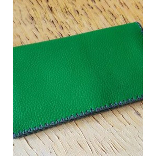 Ví nữ cầm tay màu xanh lá cây