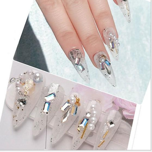 Bật mí các mẫu nail đính đá móng chân độc đáo  ALONGWALKER