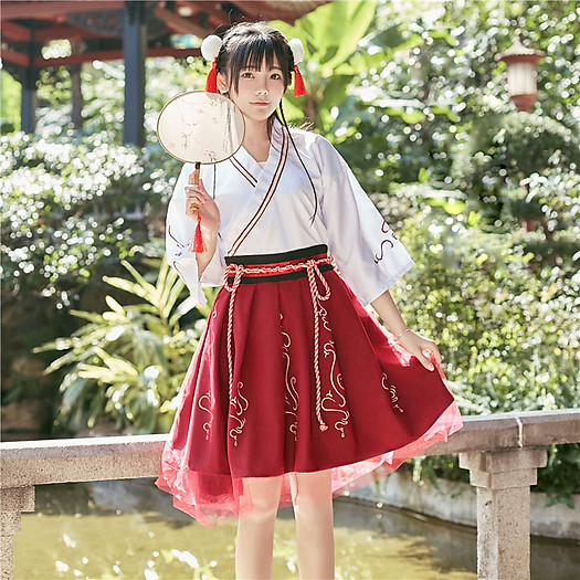 Cosplay trang phục cô gái cổ trang Trung Quốc