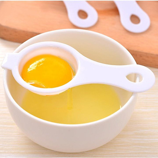 Tách lòng đỏ trứng