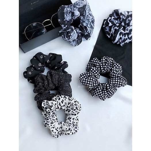 Dây buộc tóc Scrunchies Màu Đen Trắng