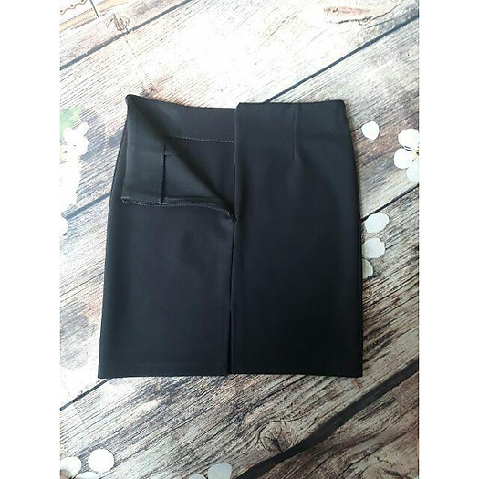 Chân váy bút chì dáng ngắn