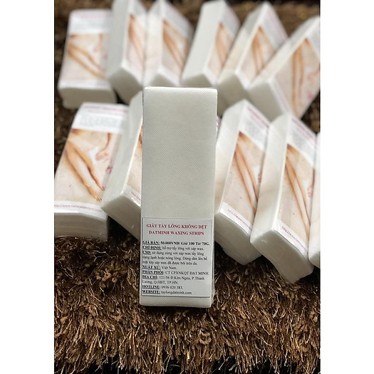 Giấy Wax Tẩy Lông 100 Tờ, Đạt Minh Waxing Strips. Hỗ trợ tẩy lông cùng với sáp wax lạnh hoặc sáp wax nóng lỏng.