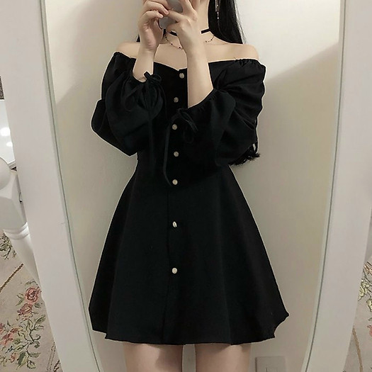 Đầm đen nút tròn tay dài