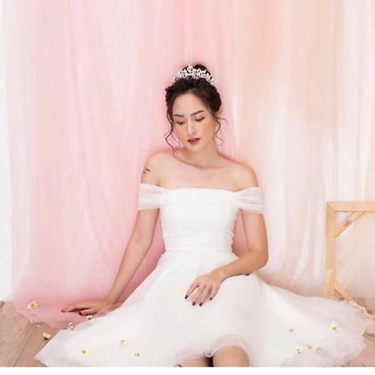 Váy-đầm trắng trễ vai công chúa dự tiệc