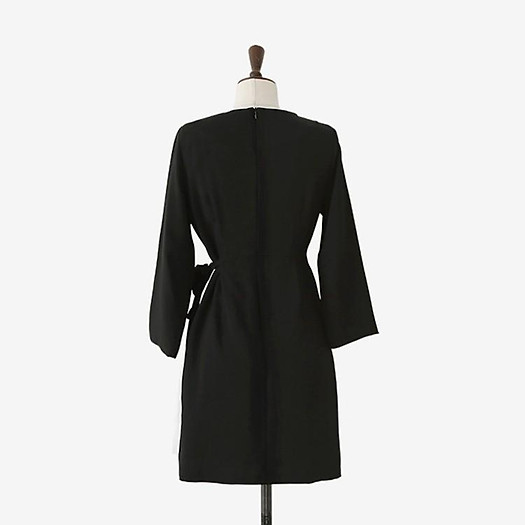 Đầm dự tiệc tay dài màu đen phối lụa voan cát trắng