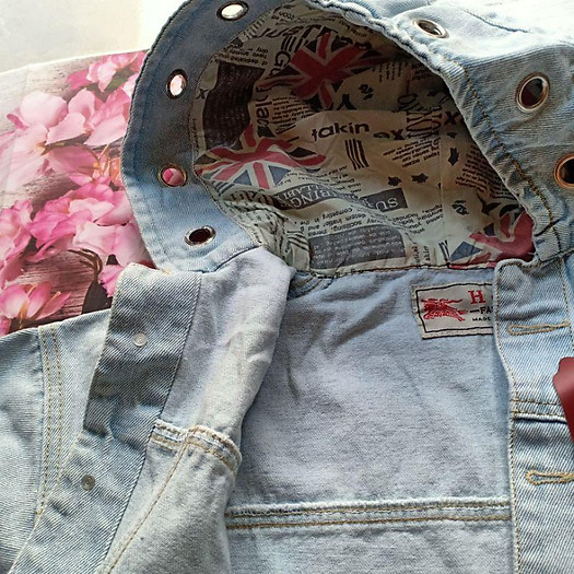 áo khoác jeans rách te tua phần lai phong cách bụi