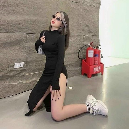 Đầm body xẻ tà quyến rũ