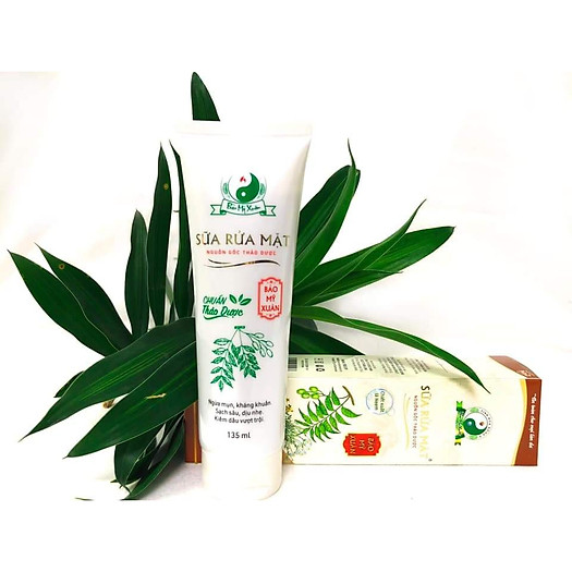 Sửa Rửa Mặt Chiết Xuất 100% Thảo Mộc Thiên Nhiên Giảm Mụn Kiềm Dầu Loại Bỏ Mụn Đầu Đen Sạch Sâu Lành Tính Không Kích Ứng Da Đặc Biệt Phù Hợp Cho Da Khô Dầu Nhờn Nhạy Cảm Lọ 135ml Bảo Mỹ Xuân