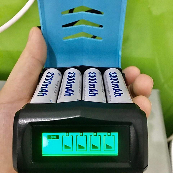 Bộ 4 pin sạc AA Beston dung lượng cao 3300mAh và sạc nhanh có màn LCD hiển thị thông số từng viên Pin sạc dùng micro không dây, máy ảnh, đồng hồ treo tường - Hàng nhập khẩu