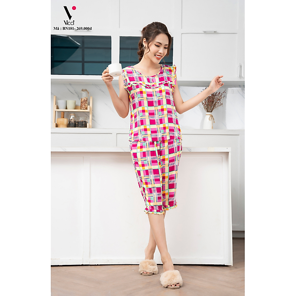 Bộ đồ mặc nhà nữ lanh (tole) Vicci BN181 thiết kế áo tay ngắn nhún bèo cách điệu phối quần lửng in họa tiết