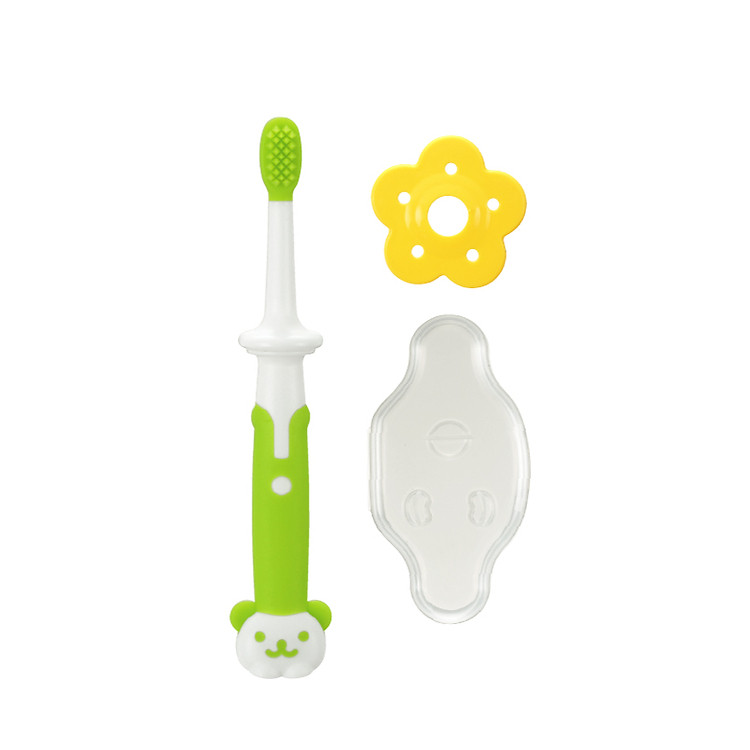 Bàn Chải Bước 2 Richell - RC93864 (8 Tháng Trở Lên)