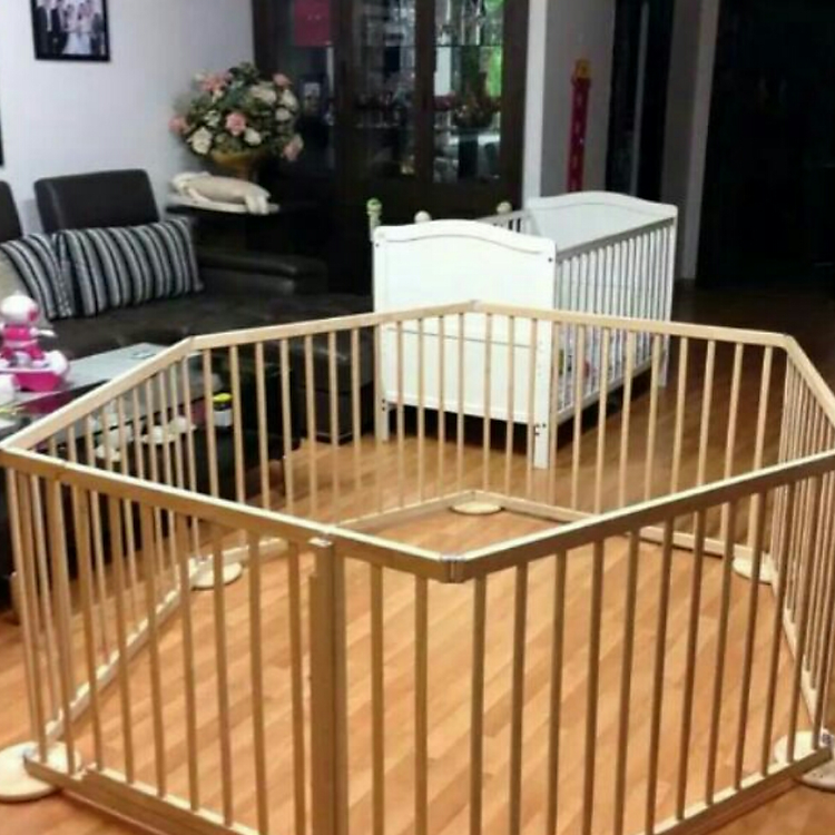 Cũi 5d 6 cánh có chân đế nang dẹp