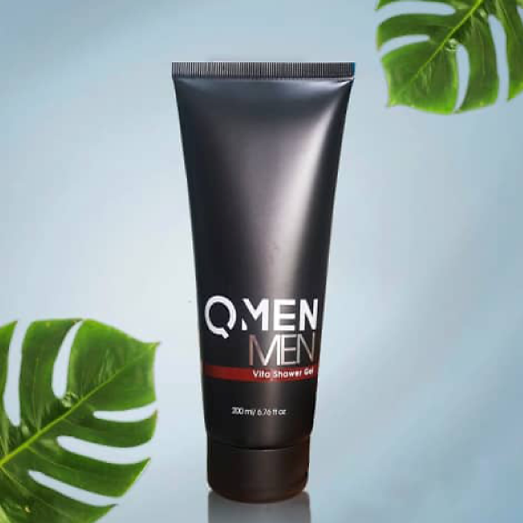 Sữa Tắm Dưỡng Trắng Sáng Da Vita Shower Gel QMEN