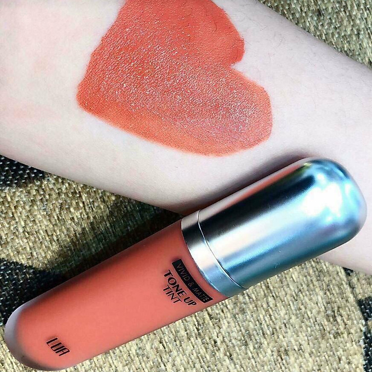 Son LUA TONE UP TINT True Coral số 02 - màu cam đất