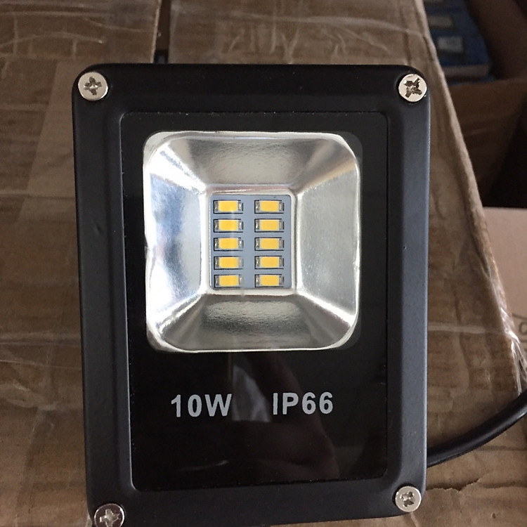 Đèn pha led trang trí công suất 10w 0.5 dùng ngoài trời