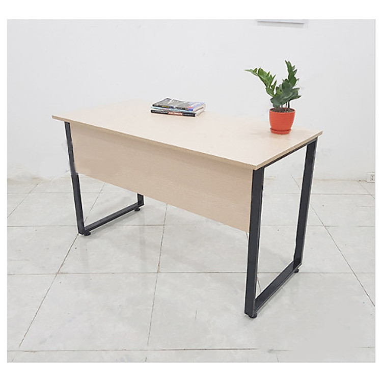 Bàn gỗ chân sắt có yếm