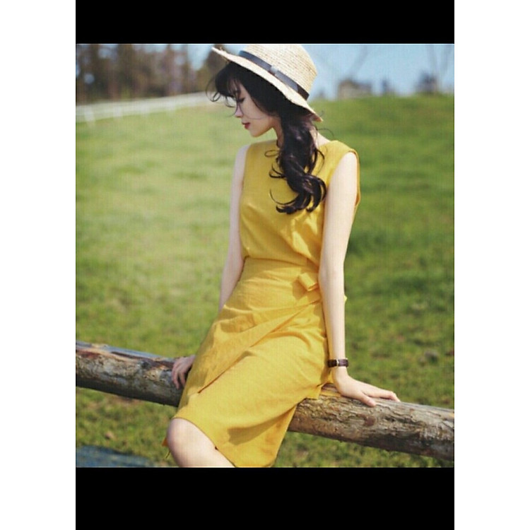 Đầm vàng đắp tà