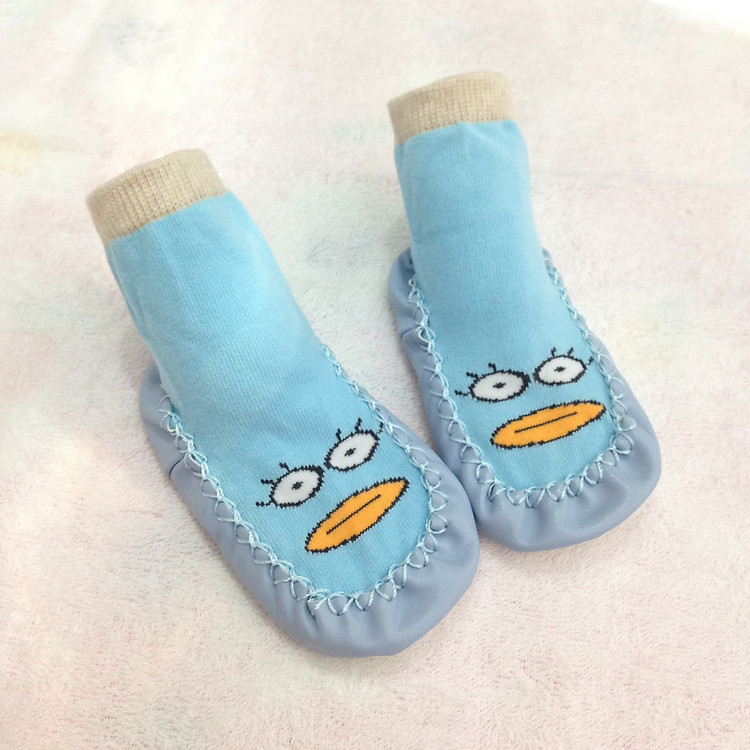 Giày tập đi liền tất cho bé chống trơn trượt họa tiết ngẫu nhiên - Tặng 01 khẩu trang cho bé