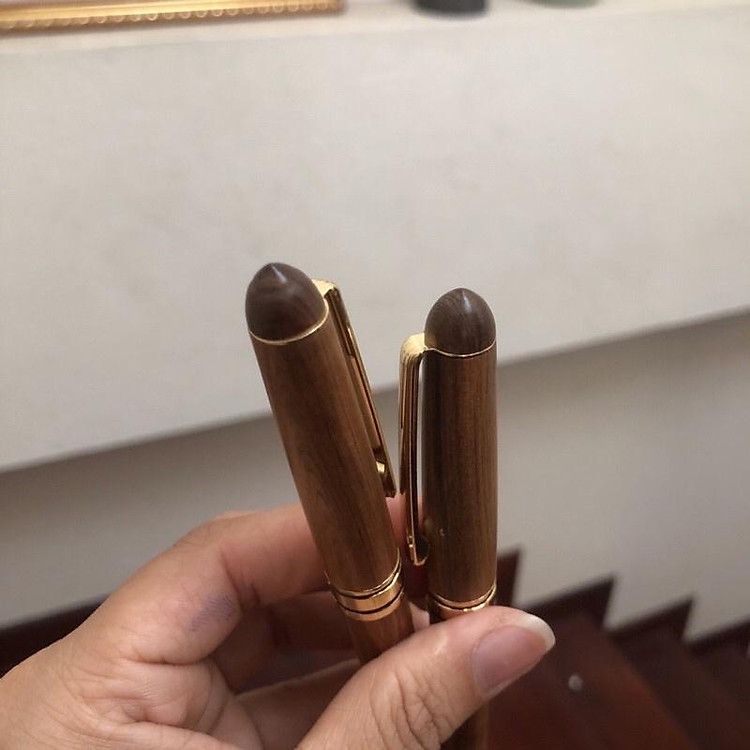 Bút Ký Gỗ Bách Xanh Nắp Xoay (PE994X) - Ảnh 2