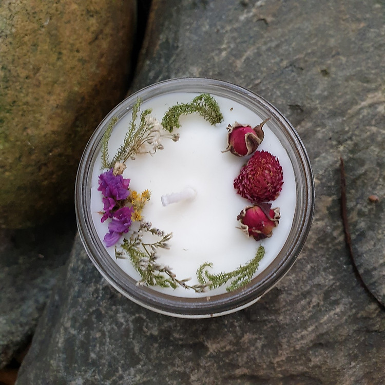 Nến thơm tinh dầu Hoa Lily 100g, làm thơm phòng, khử mùi, thư giãn giảm stress – Essential Oil Candle