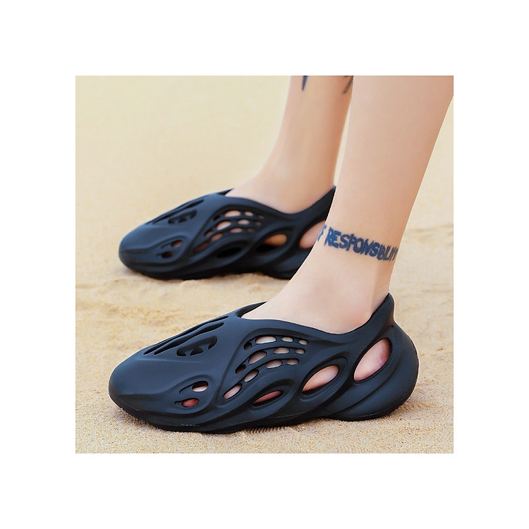 Giày nhựa nam, nữ, đi mưa, đi biển - Chất liệu nhựa xốp siêu nhẹ, không thấm nước – thoáng khi Shoes 2H – Q01 - Màu Đen – Cam - Size 35-44