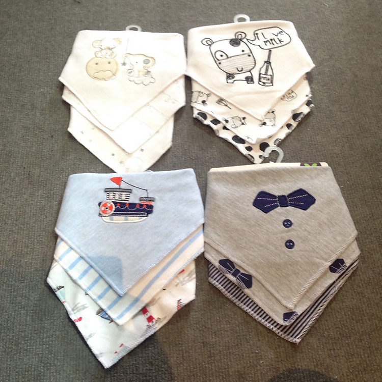 Set 3 yếm cotton có cúc bấm cho bé trai - Họa tiết ngẫu nhiên