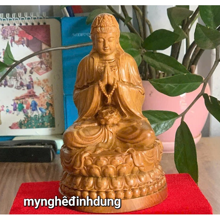 Tượng Mẹ Quan Âm Bồ Tát Gỗ Bách Xanh (15x9x9cm)