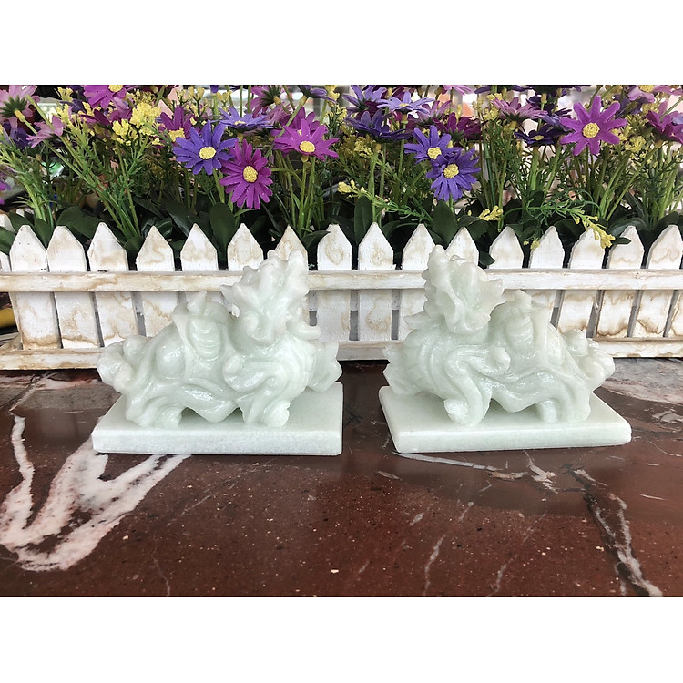 Cặp Tỳ Hưu phong thủy đá cẩm thạch trắng xanh có đế - Dài 12 cm