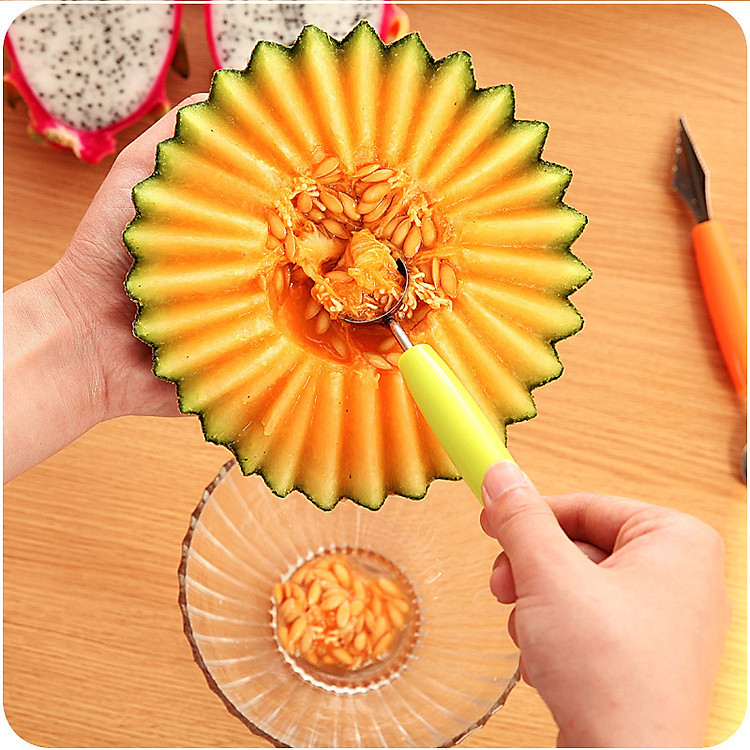 COMBO 2 thìa xúc tạo hình trái cây đa năng (nhiều màu) (kèm dụng cụ cắt tỉa trái cây)