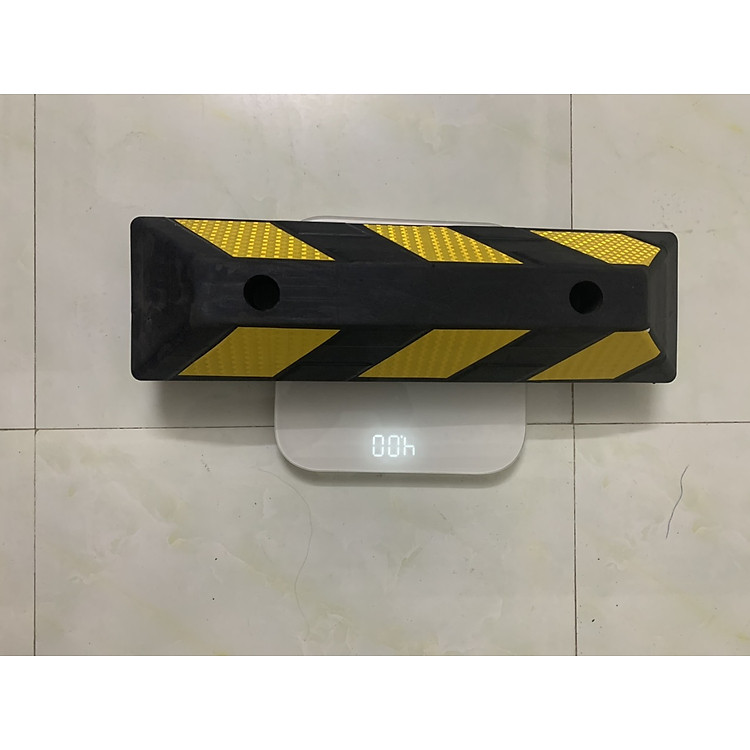 Gờ cao su chặn lùi xe ô tô, cố định bánh xe