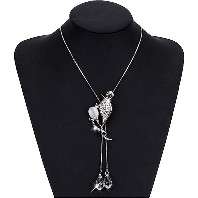 Dây chuyền họa tiết lá đính đá sang trọng