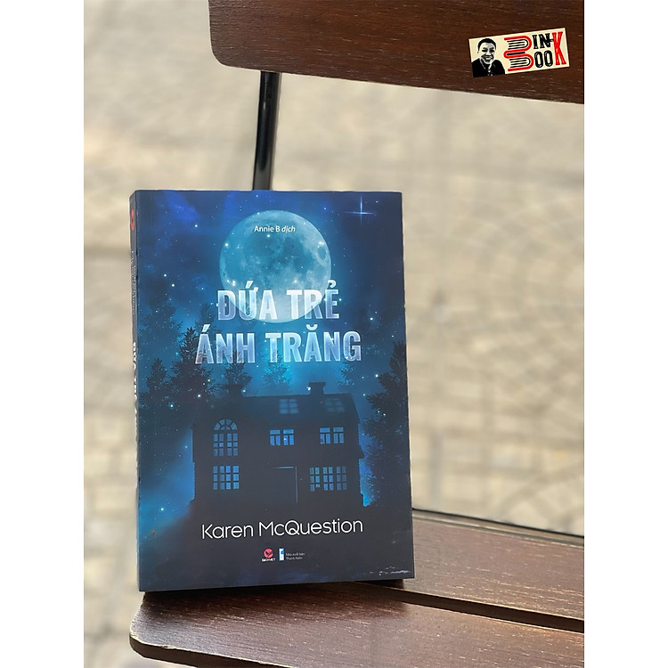 ĐỨA TRẺ ÁNH TRĂNG