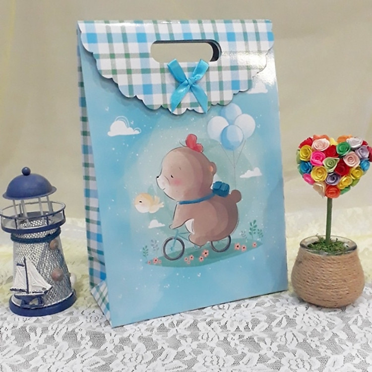 Sét 5 túi giấy đựng quà có nắp size 28x20x10cm ( nhiều mẫu xinh)