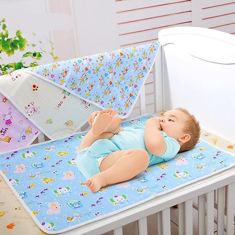 Set 2 chiếu nhựa chống thấm cho bé 50*70cm- Mẫu ngẫu nhiên (Tặng miếng dán tả)