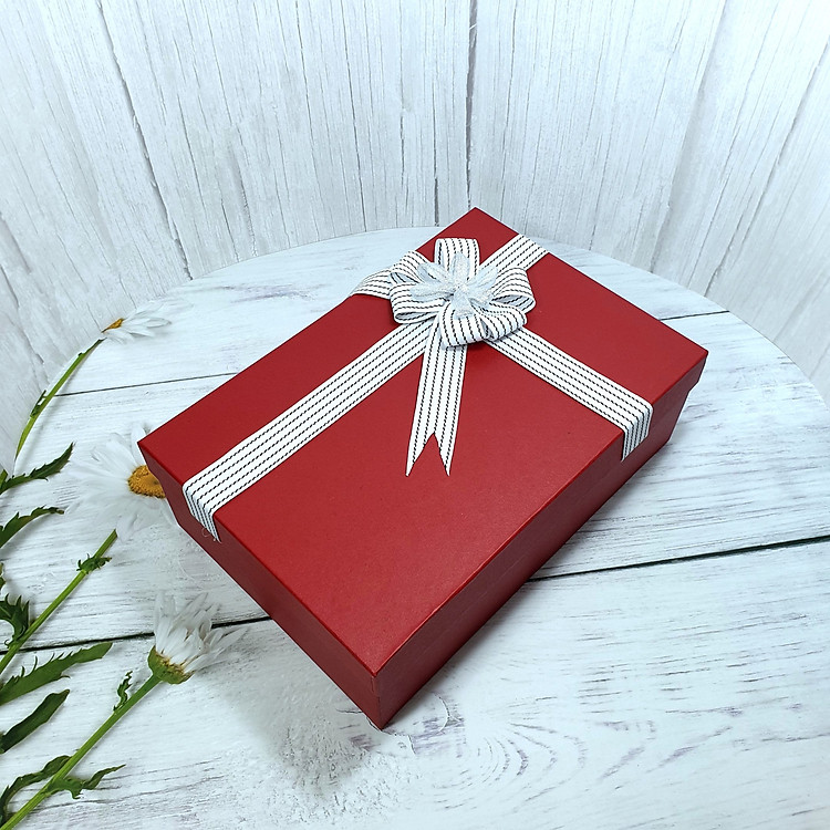 Combo hộp đựng quà sinh nhật to 30x20x10cm tặng thiệp + giấy rơm lót + túi quà - HQ08