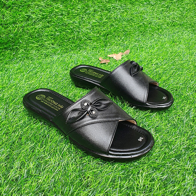 Dép nữ trung niên 3.5cm Trường Hải đính bông 2 màu nâu, đen Đế PU nhẹ DN89