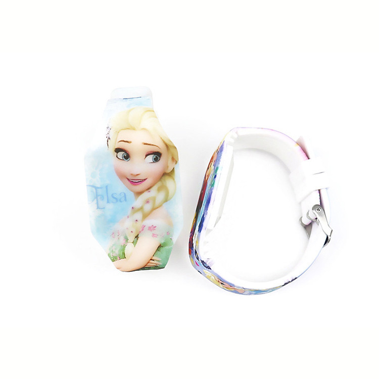 Đồng hồ Elsa đèn LED cho bé gái hottrend dây nhựa liền mảnh phong cách thể thao năng động – DH014