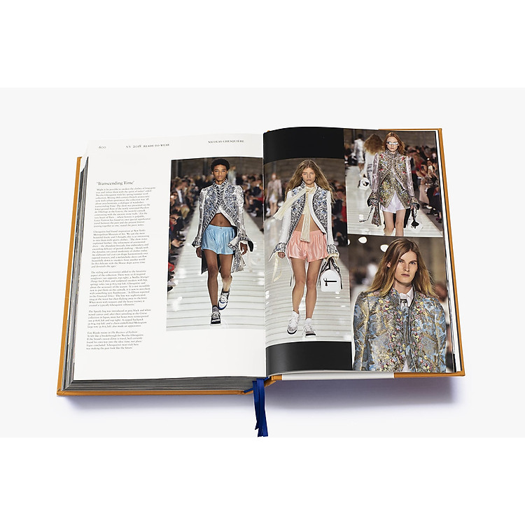 Artbook - Sách Tiếng Anh - Louis Vuitton Catwalk - Ảnh 7