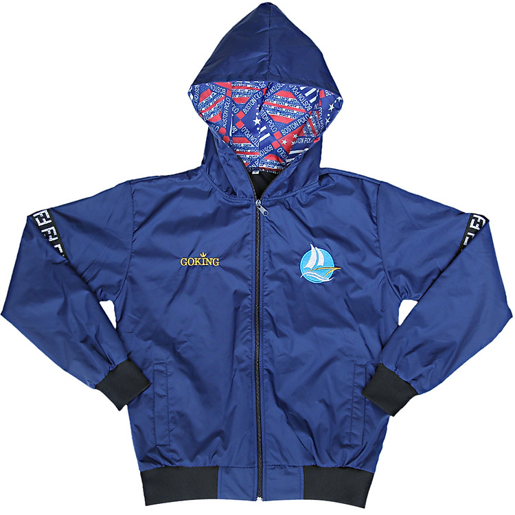 Áo khoác gió trẻ em GOKING, form unisex cho bé gái bé trai. Ngoài vải dù, trong lót vải cào cách nhiệt. 3 túi tiện dụng.