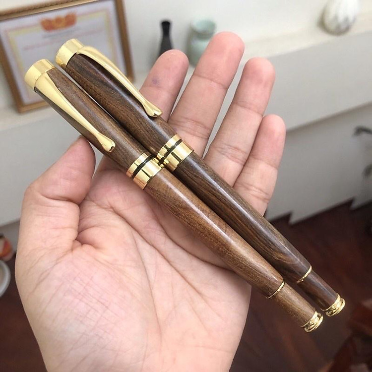 Bút gỗ Bách Xanh nắp đậy cao cấp (PE994N)