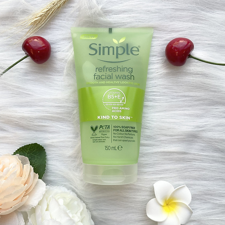 Sữa Rửa Mặt Simple Refreshing Facial Wash Dành Cho Mọi Loại Da 150ml