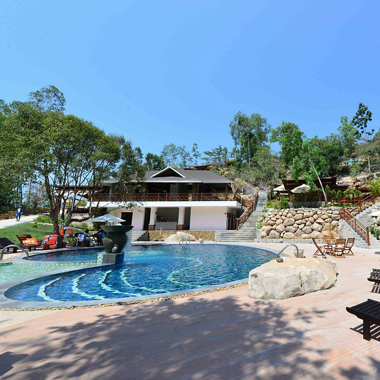 Vé Hồ Bơi Suối Khoáng Nóng (Vé Trẻ Em) Tại Tháp Bà Spa - Nha Trang