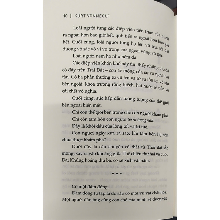 Những yêu nữ xứ Titan (Kurt Vonnegut) - Ảnh 2