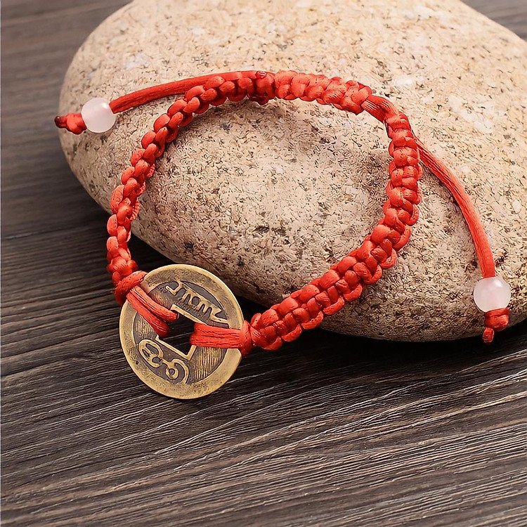 Vòng tay chỉ đỏ đồng xu may mắn tài lộc