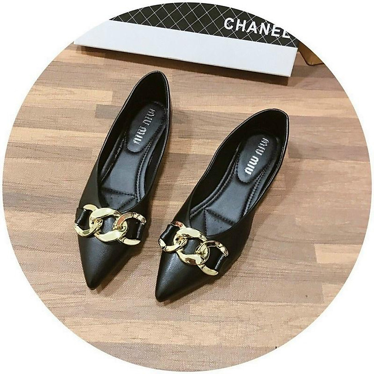 Giày búp bê nữ, hài nữ mũi nhọn khoá xích to gót cao 2cm màu đen và kem