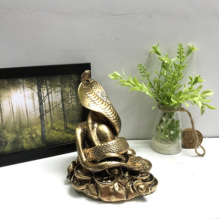Tượng đá trang trí phong thủy tượng con Rắn ôm tài lộc phong thủy bàn làm việc - Chiều Cao 16cm - Màu nhũ đồng