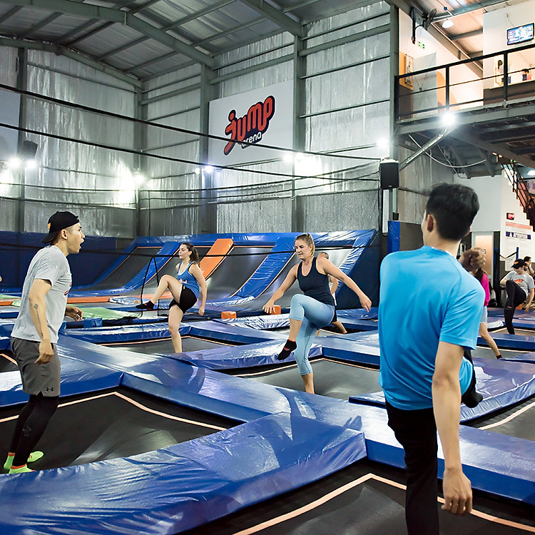 Vé Vào Khu Vui Chơi Bạt Nhún Jump Arena + Vớ Bám Bạt Nhún + Nước Uống Dành Cho 4 Người (Cần Thơ)