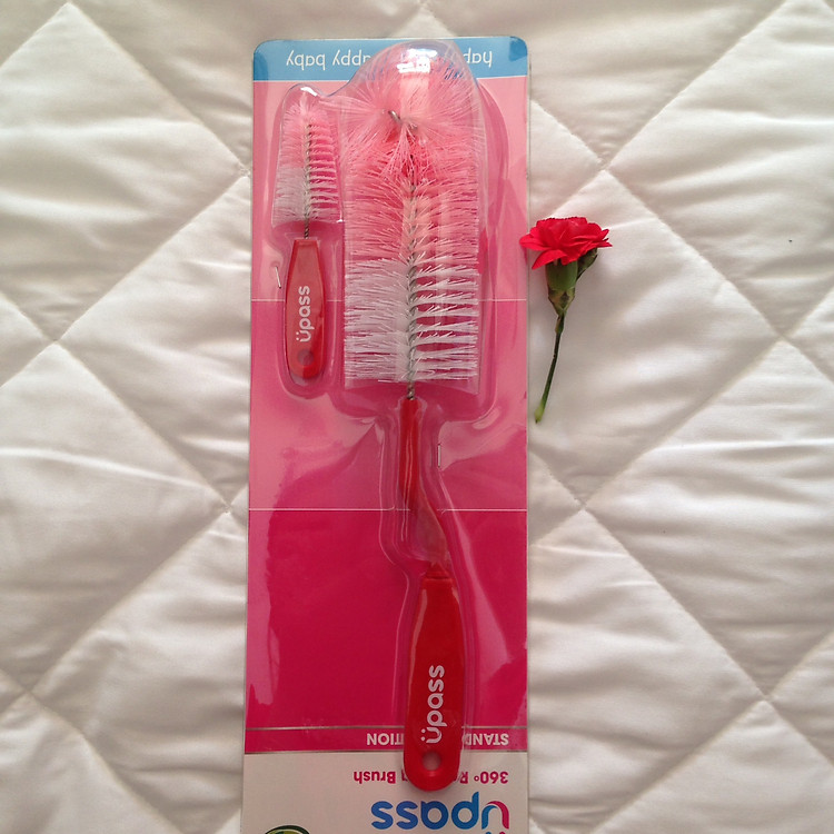 Bộ cọ bình sữa và núm ti - Tặng kèm 01 nút bịt ổ điện bảo vệ an toàn cho bé yêu