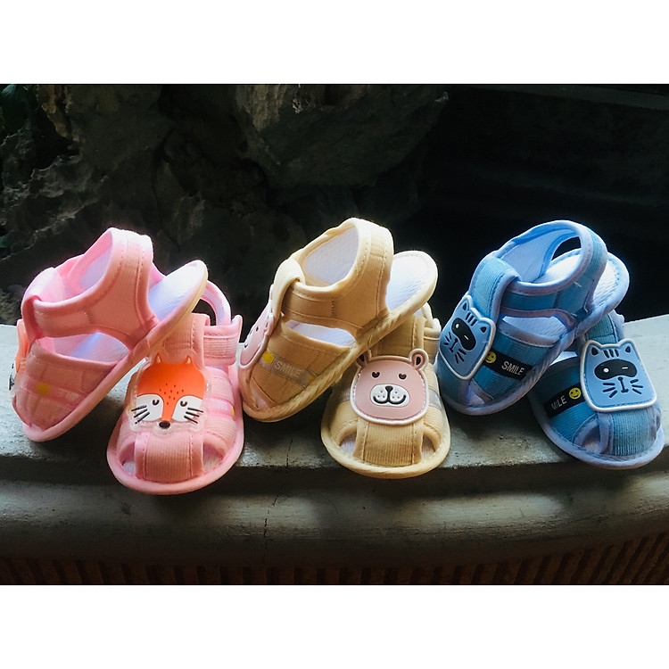Dép Sandal Tập Đi Cho Trẻ Em ( 3 Màu Ngẫu Nhiên )